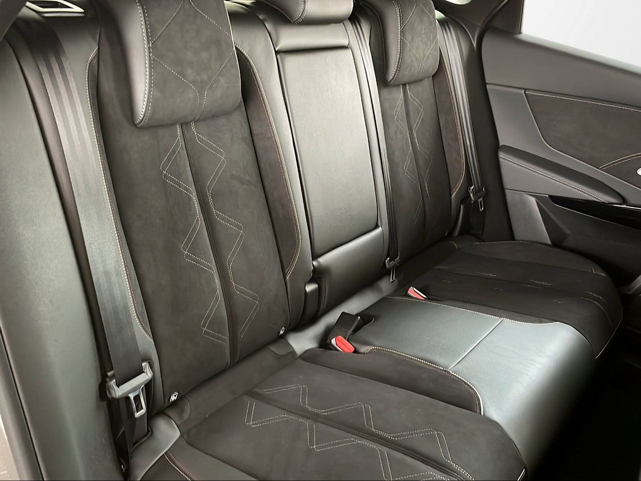 Foto DS Automobiles DS 7 15