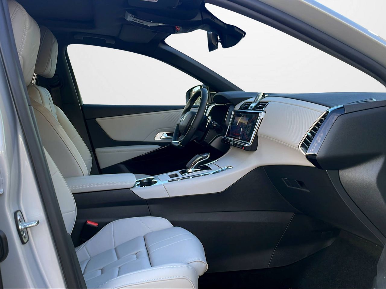 Foto DS Automobiles DS 7 17