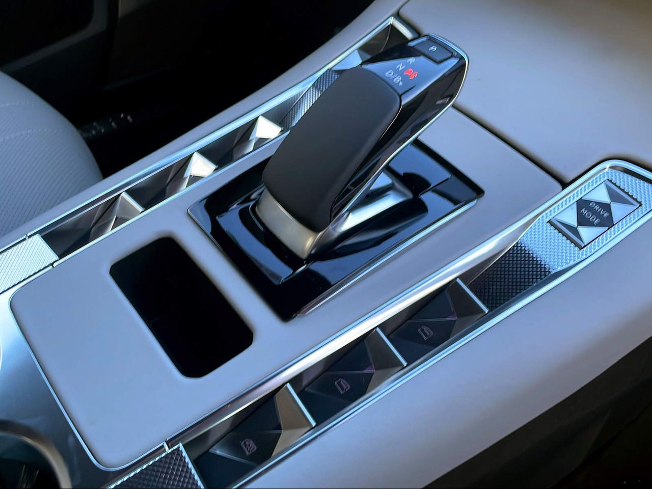 Foto DS Automobiles DS 7 23
