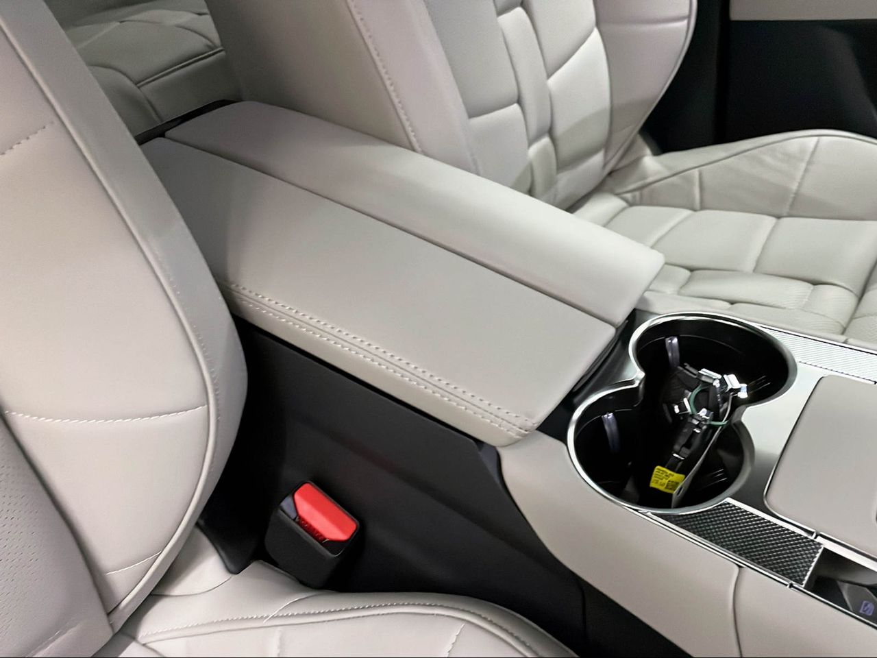 Foto DS Automobiles DS 7 23
