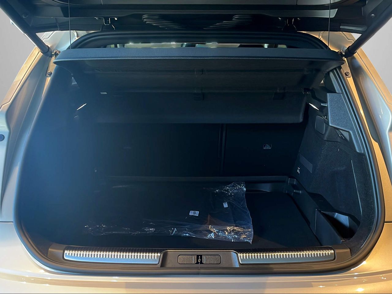 Foto DS Automobiles DS 7 9