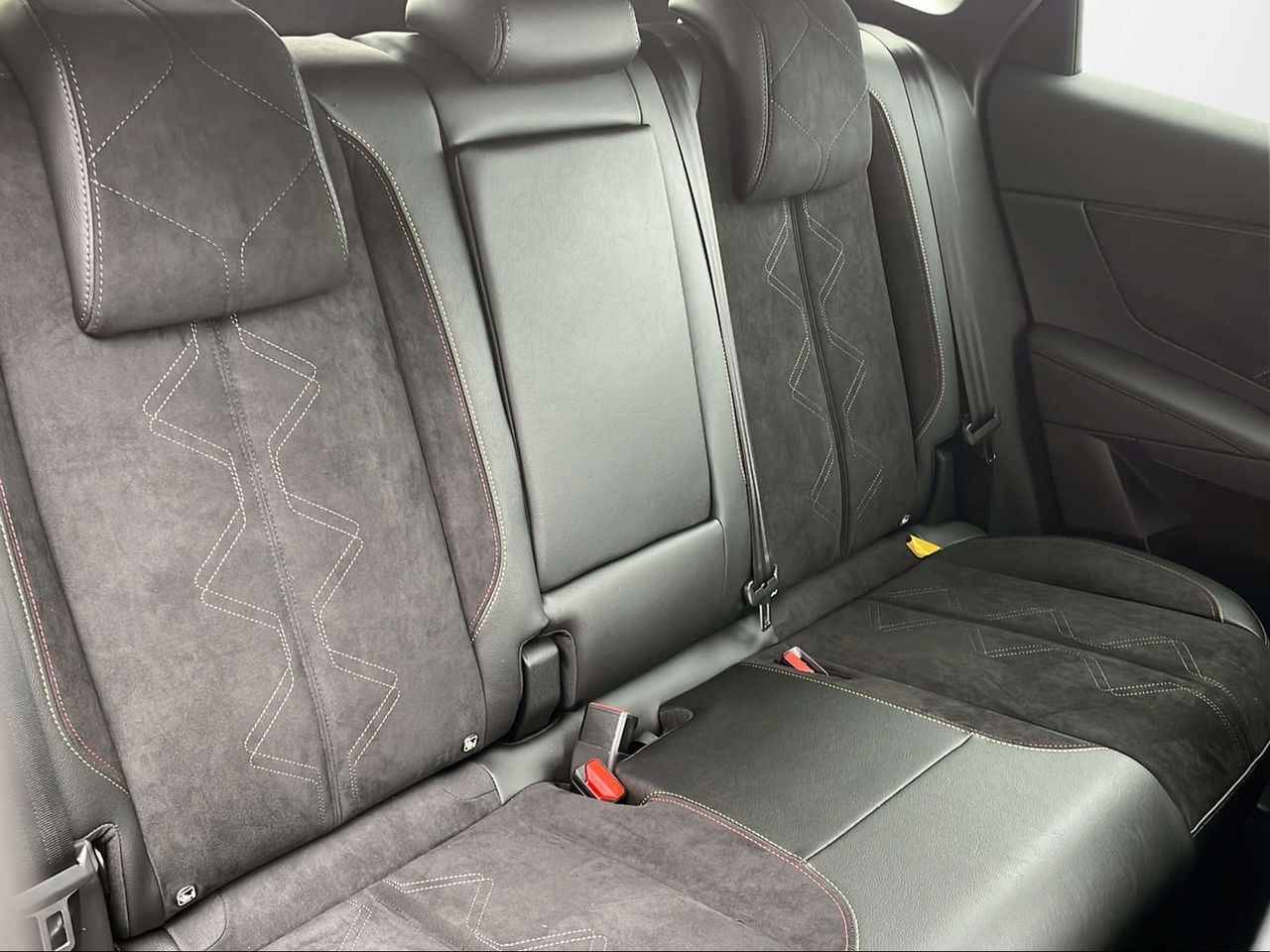 Foto DS Automobiles DS 7 14