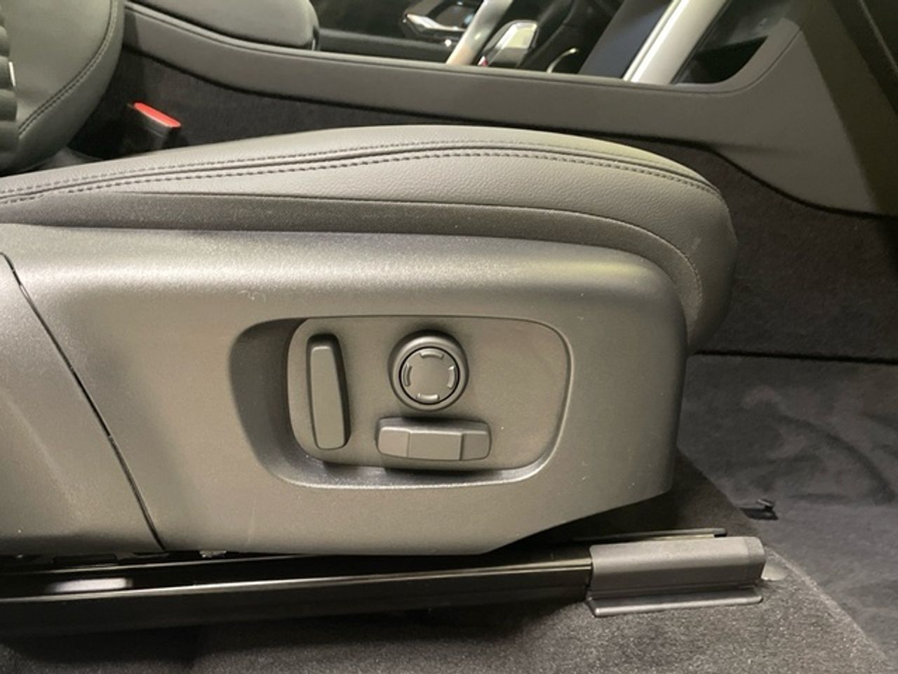 Foto Land-Rover Discovery Sport 23