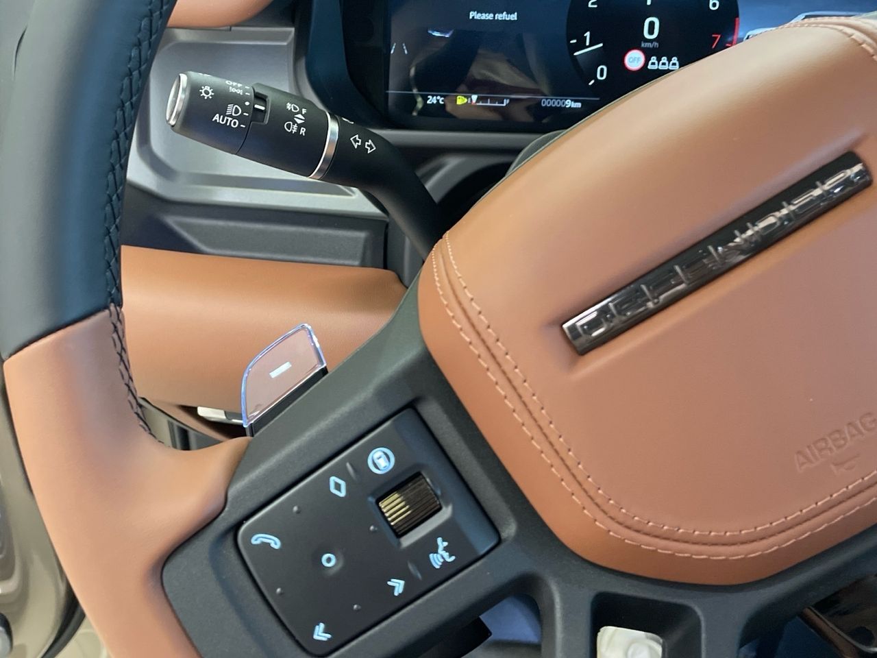 Foto Land-Rover Defender 17