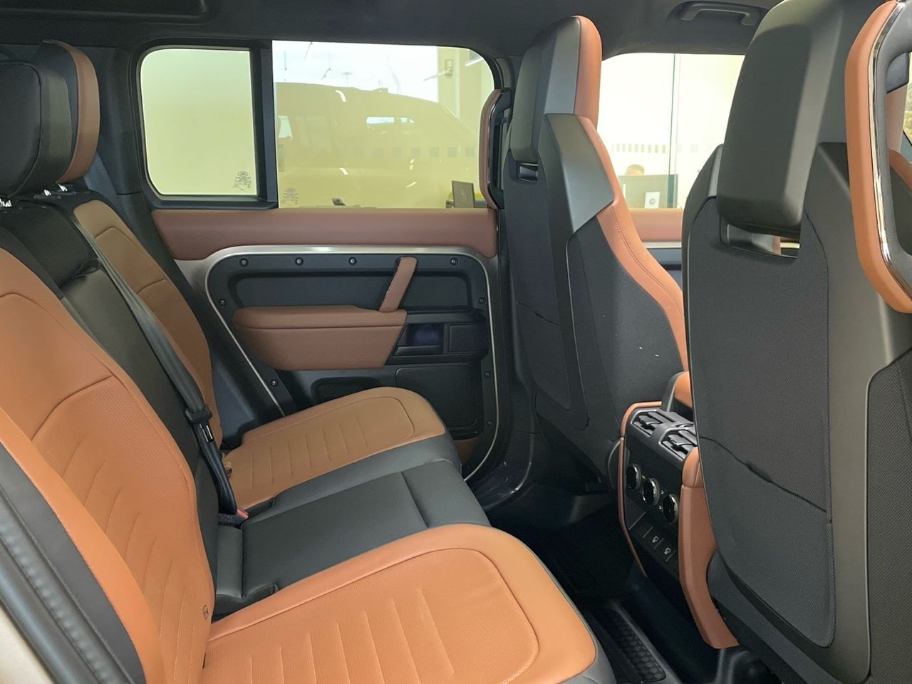 Foto Land-Rover Defender 8
