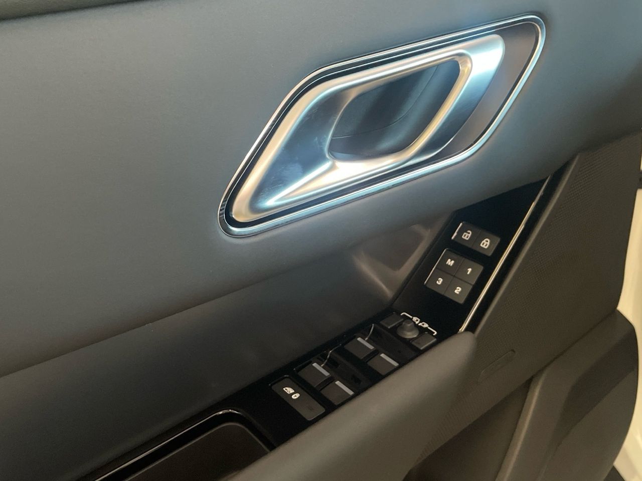 Foto Land-Rover Range Rover Velar 11