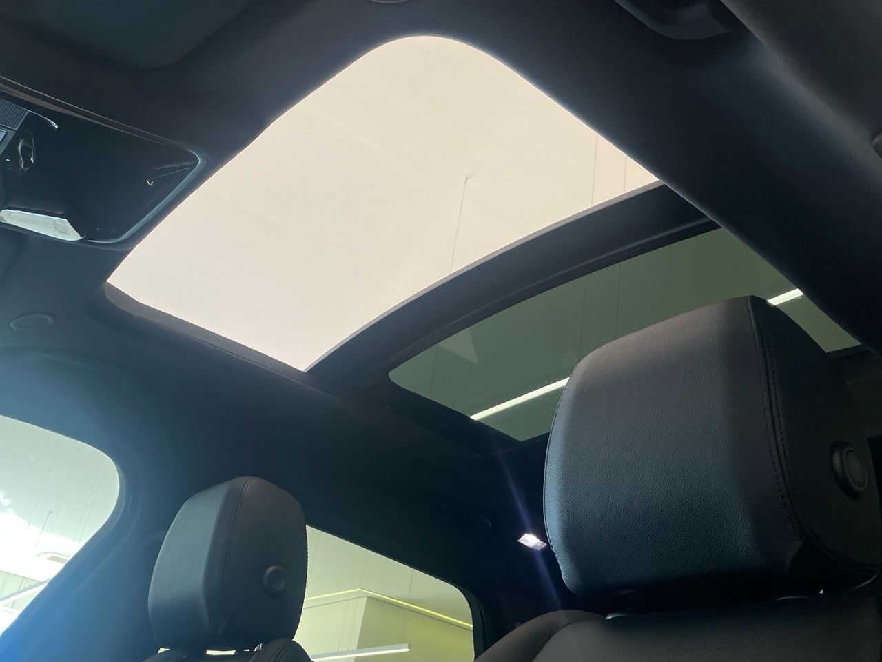 Foto Land-Rover Range Rover Velar 18