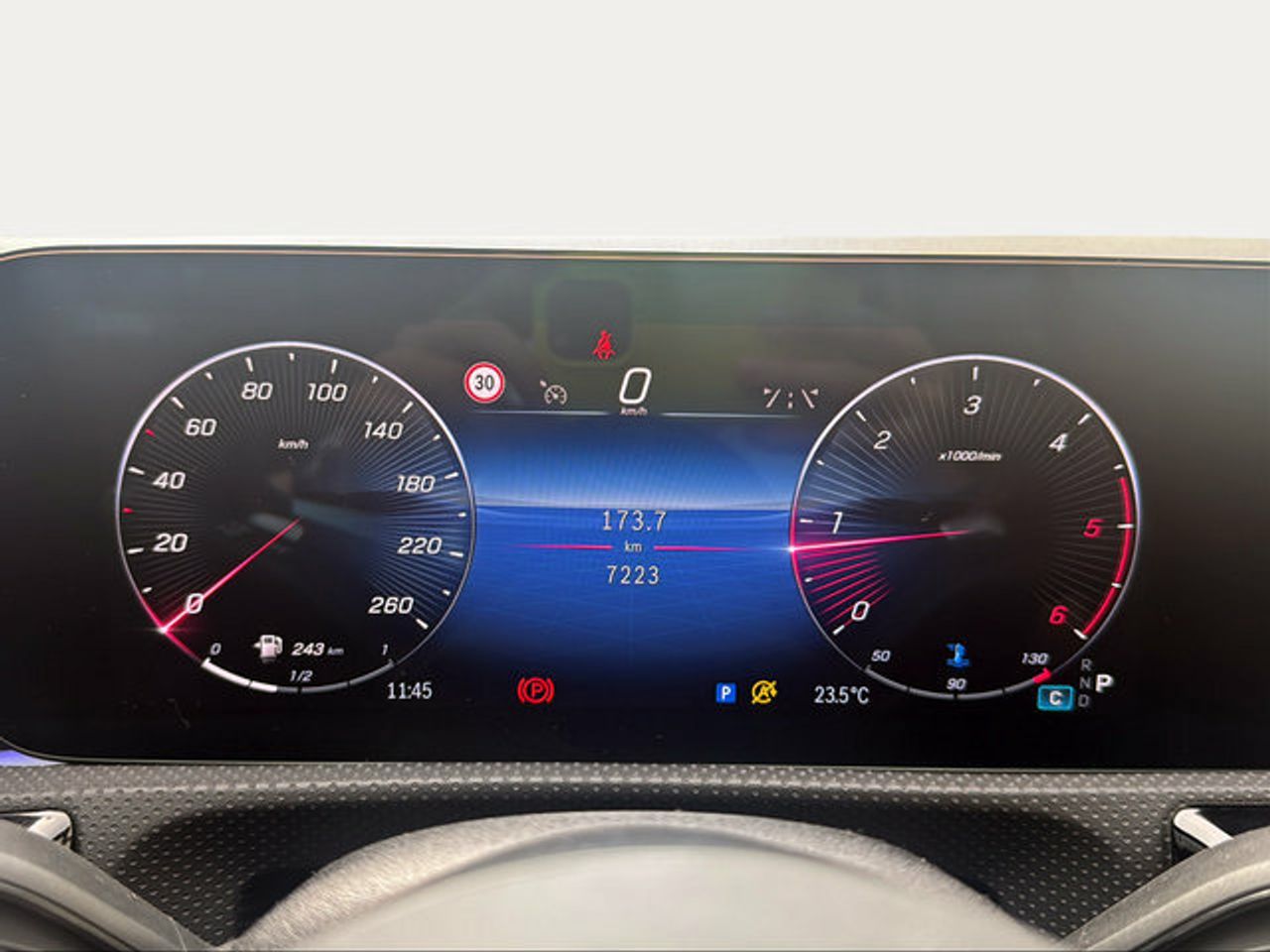 Foto Mercedes-Benz Clase CLA 14