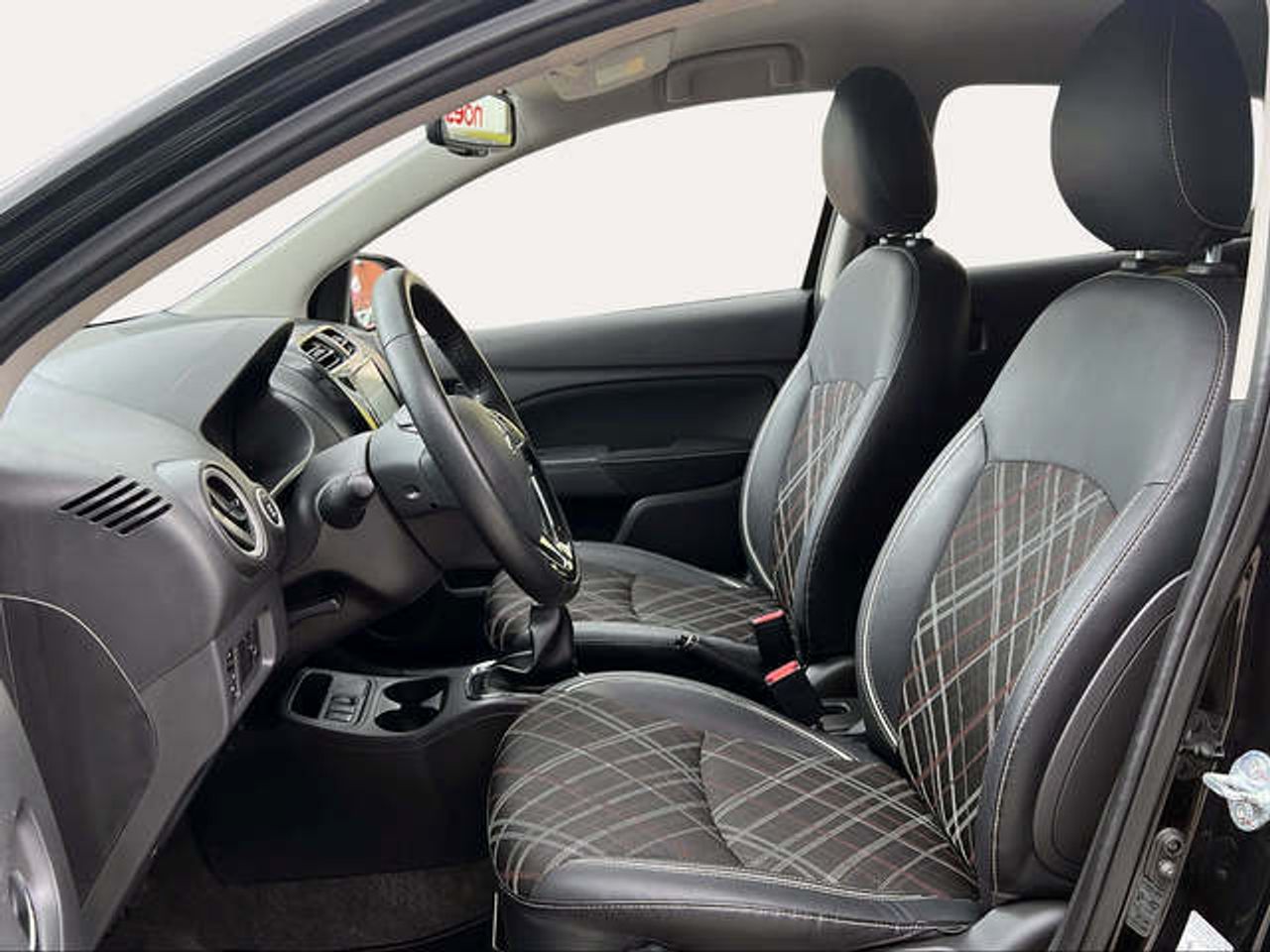 Foto Mitsubishi Space Star 7