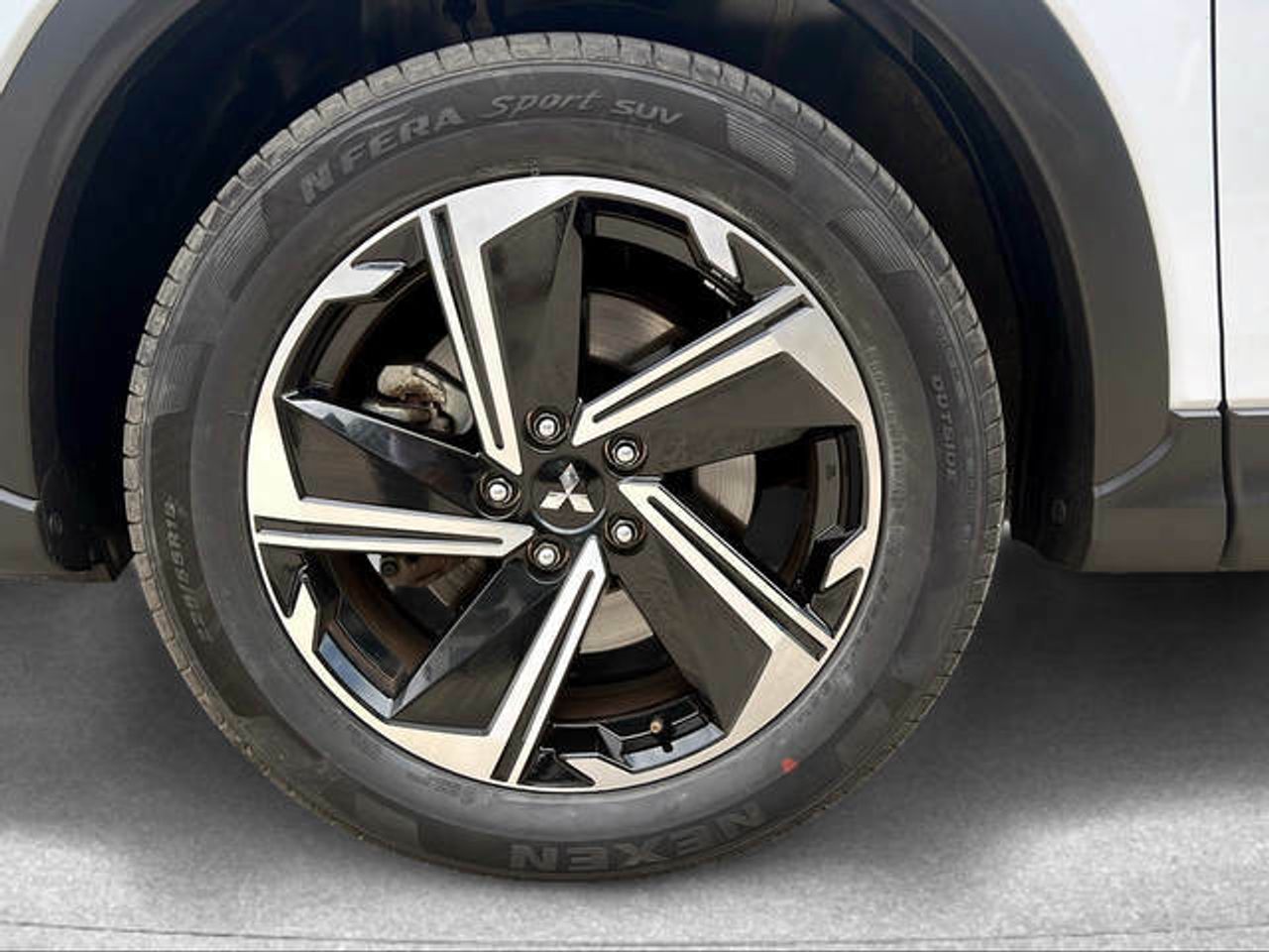 Foto Mitsubishi Eclipse Cross 12