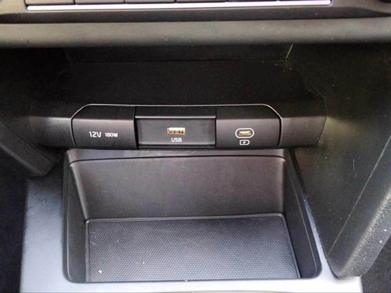 Foto Kia XCeed 21