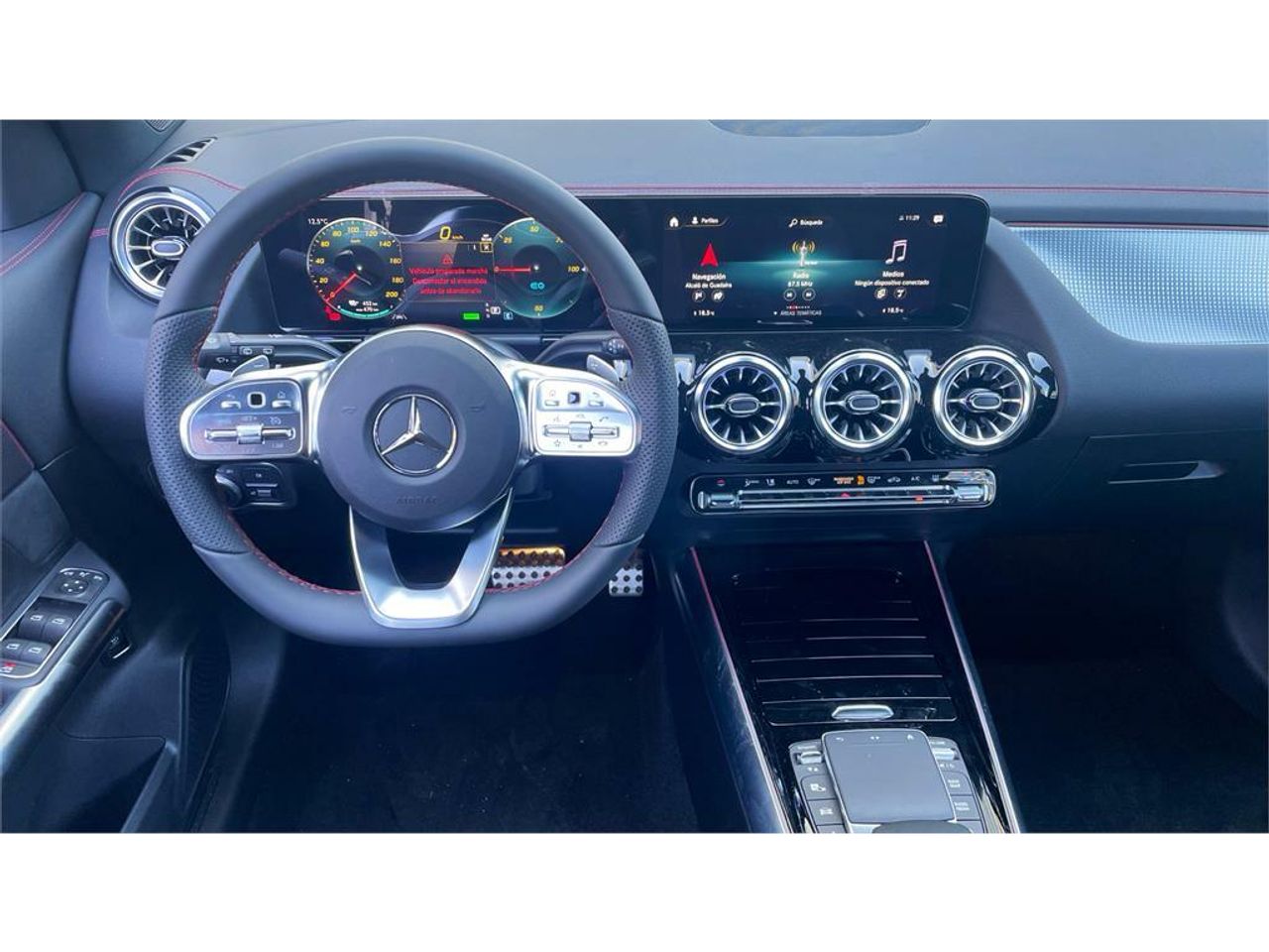 Foto Mercedes-Benz EQA 8