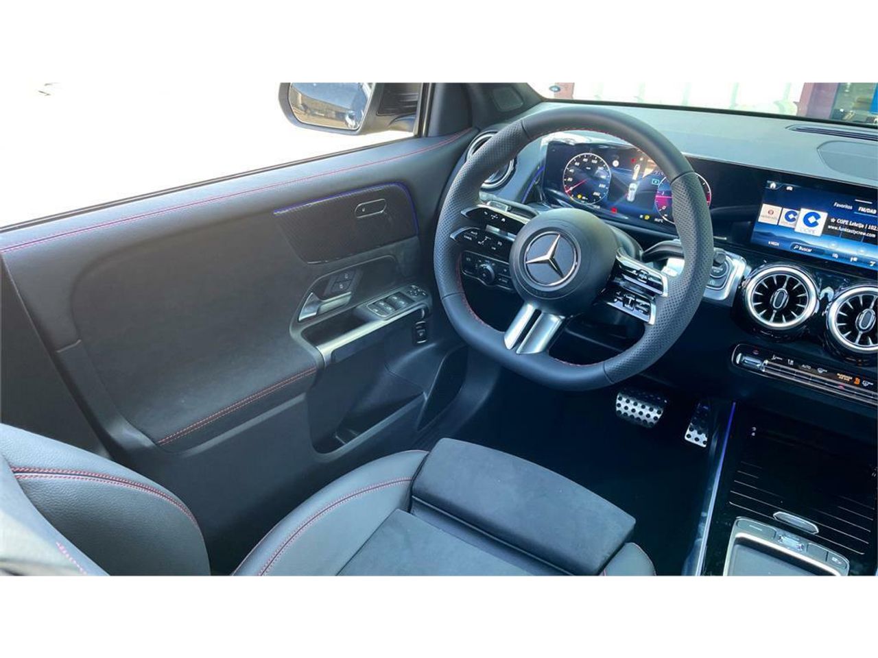 Foto Mercedes-Benz Clase GLB 10