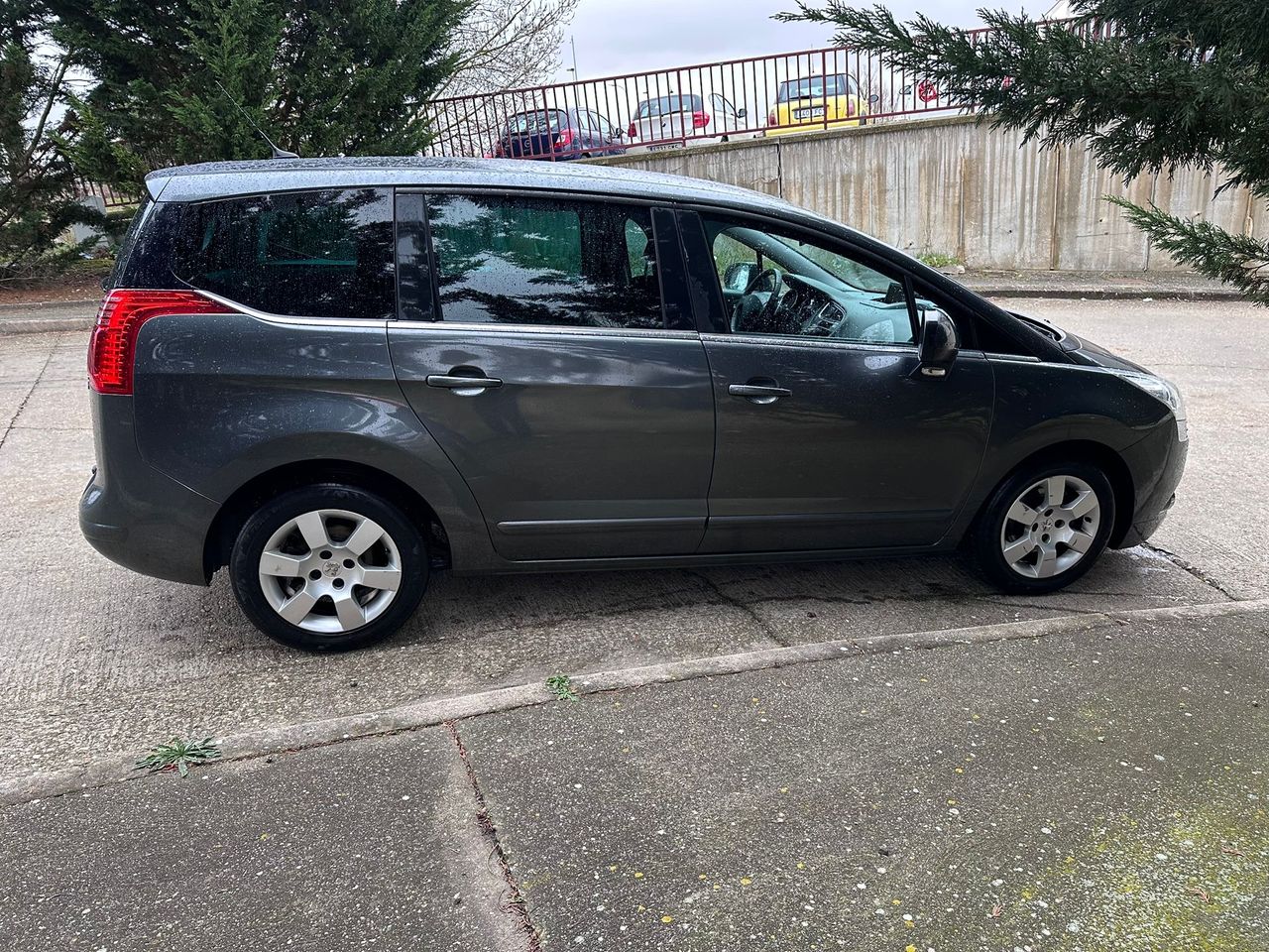 Foto Peugeot 5008 12