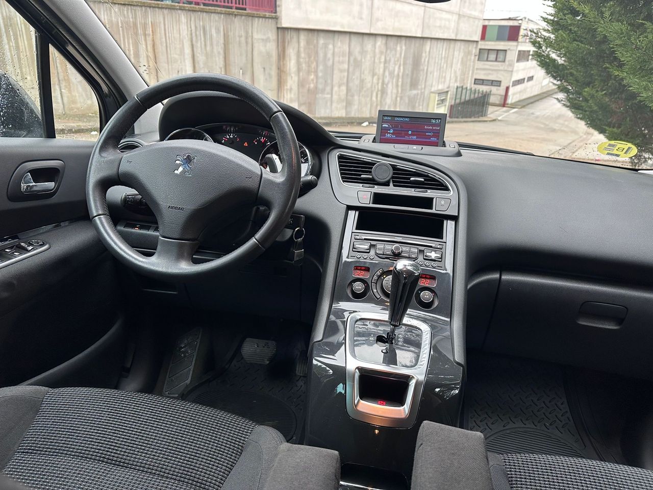 Foto Peugeot 5008 40
