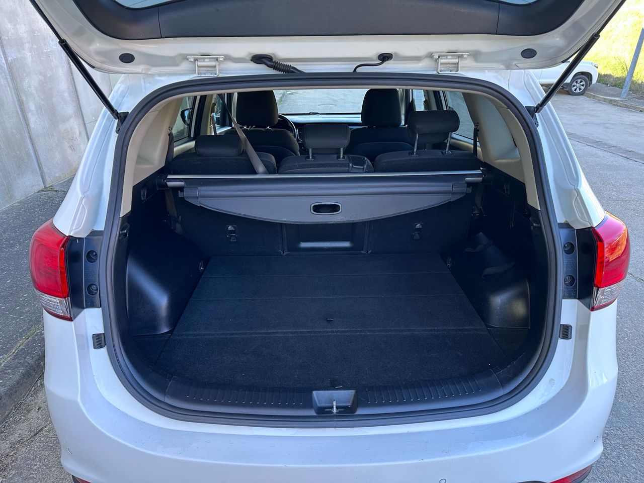 Foto Kia Carens 24