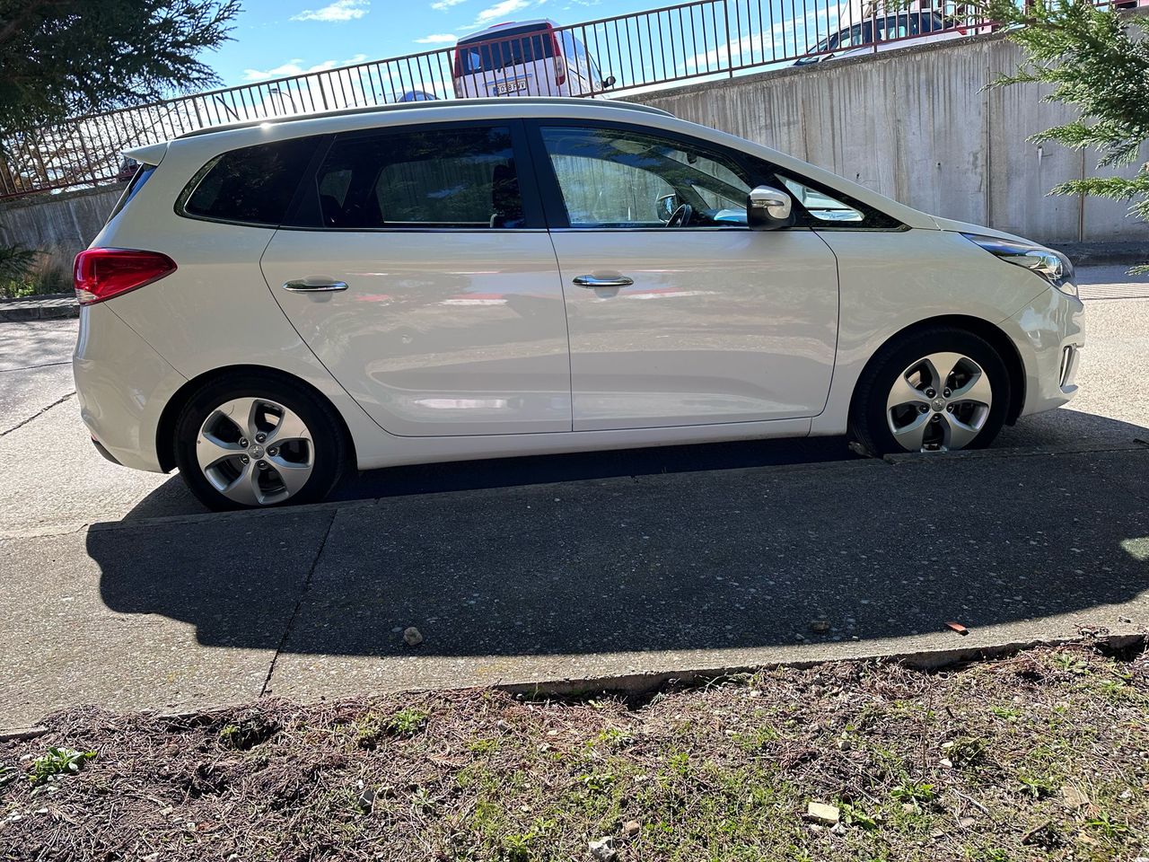 Foto Kia Carens 26