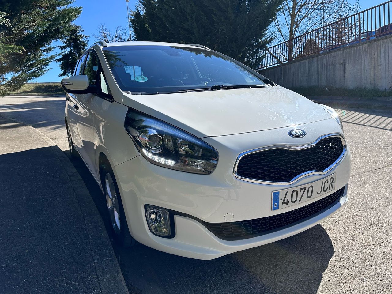 Foto Kia Carens 29