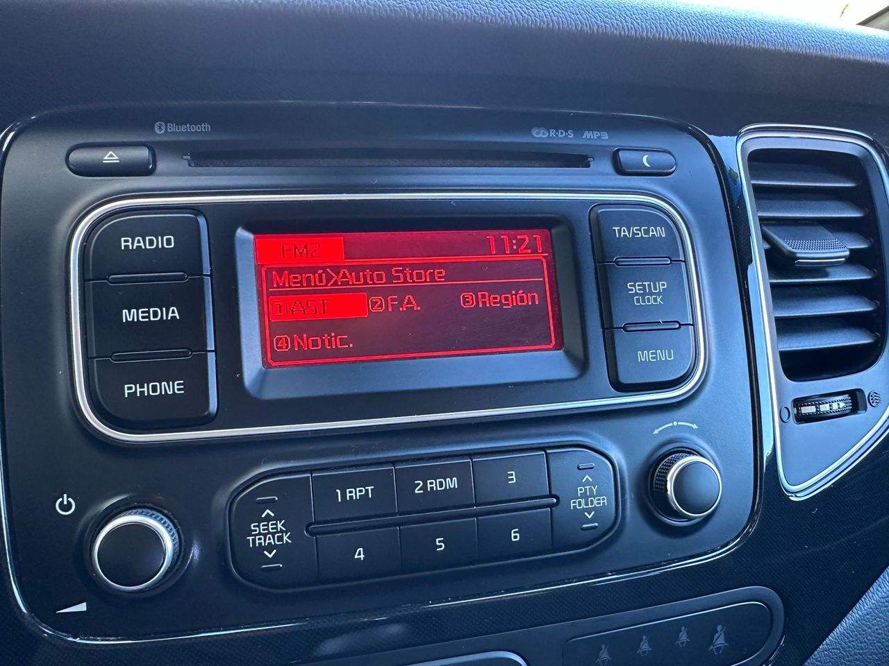 Foto Kia Carens 31