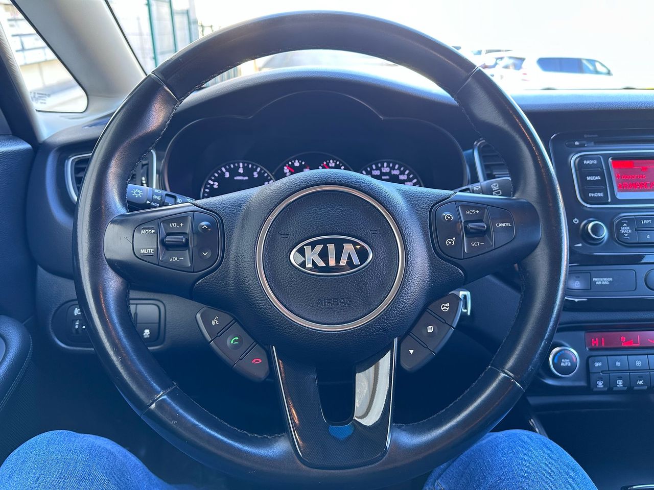 Foto Kia Carens 36