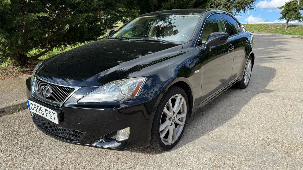 Foto Lexus IS 2