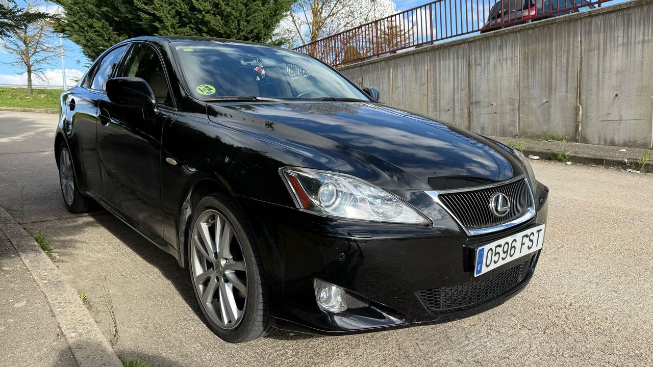 Foto Lexus IS 8
