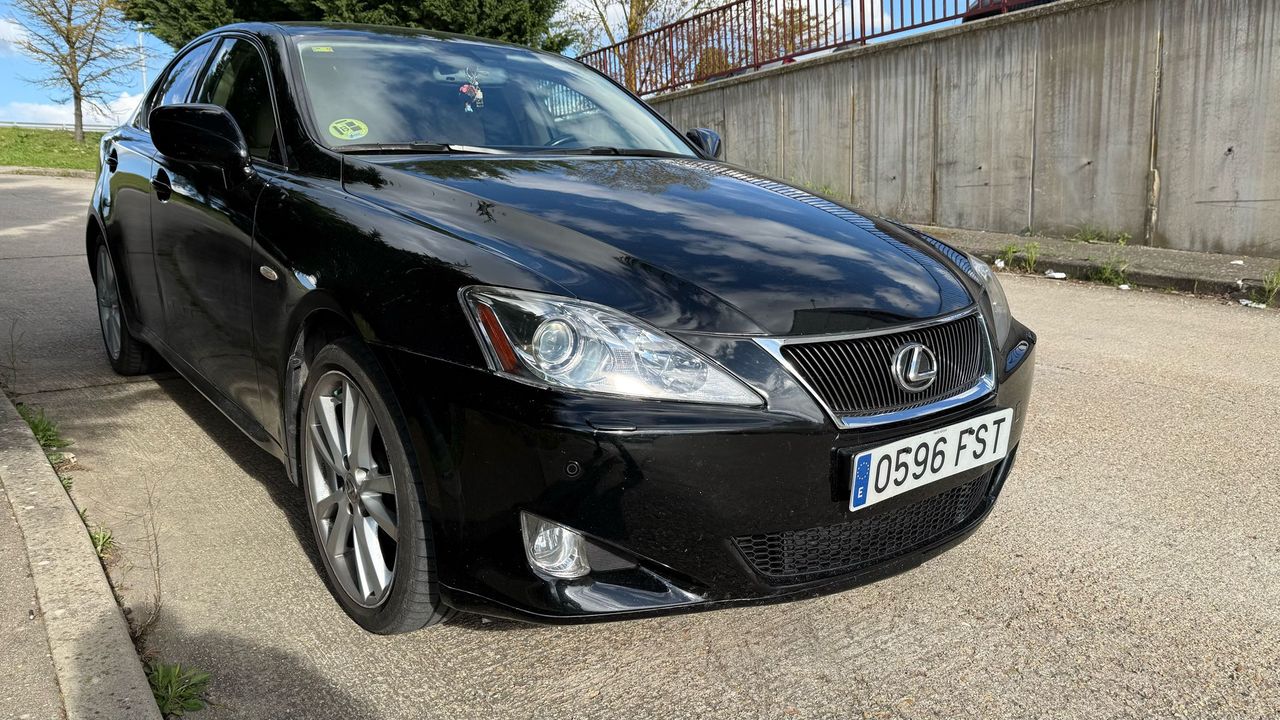 Foto Lexus IS 9