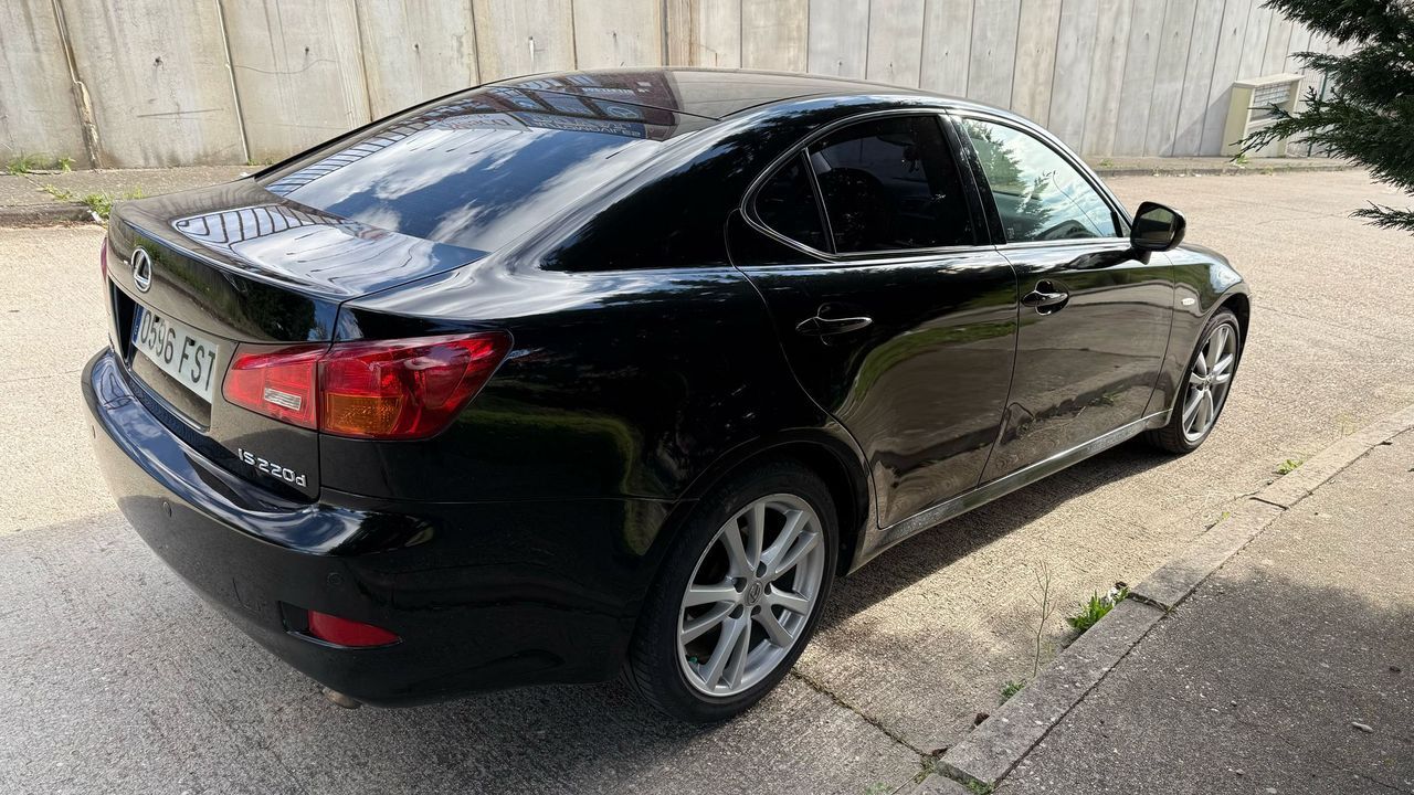 Foto Lexus IS 11