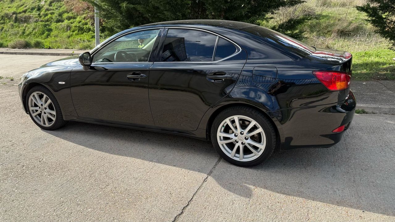 Foto Lexus IS 13