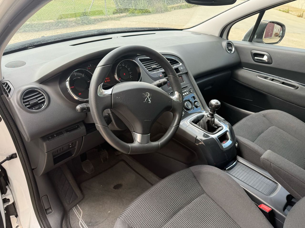 Foto Peugeot 5008 23