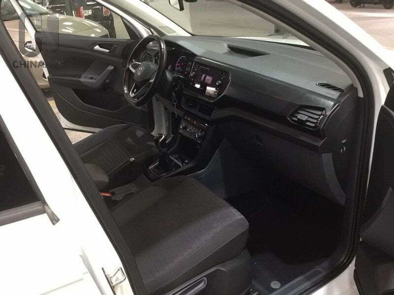 Foto Volkswagen T-Cross 15