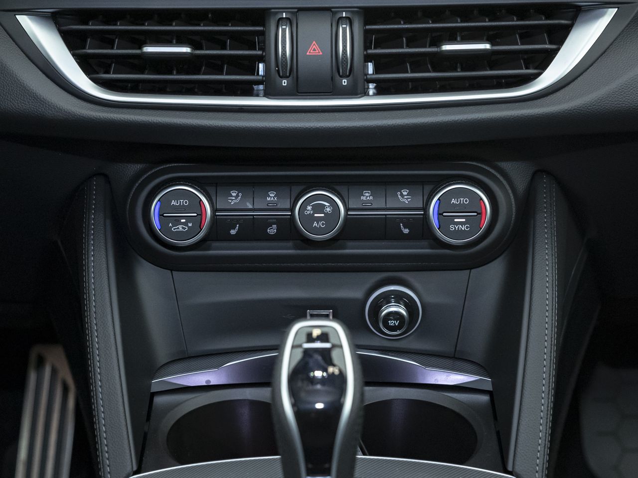 Foto Alfa Romeo Stelvio 17