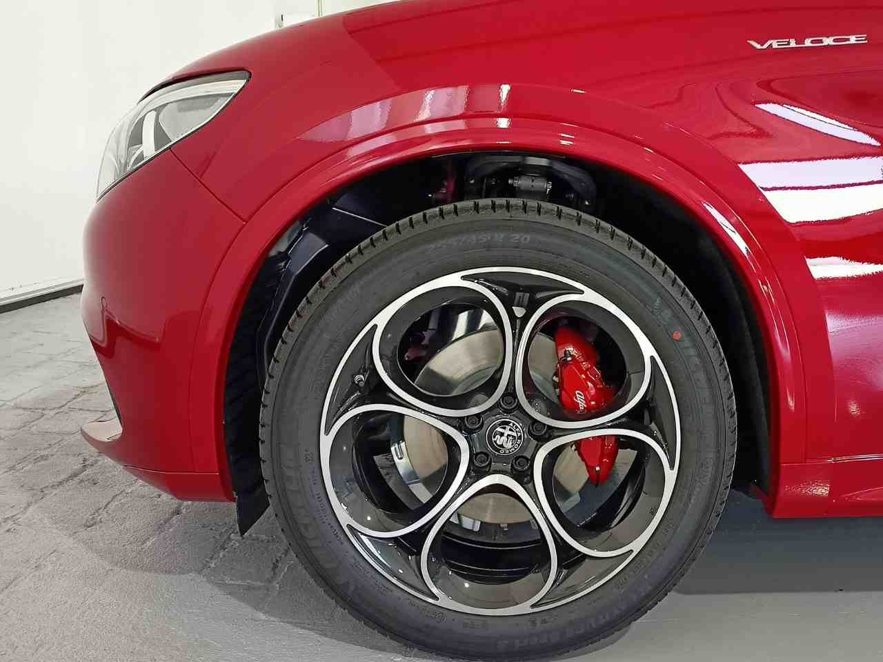 Foto Alfa Romeo Stelvio 10