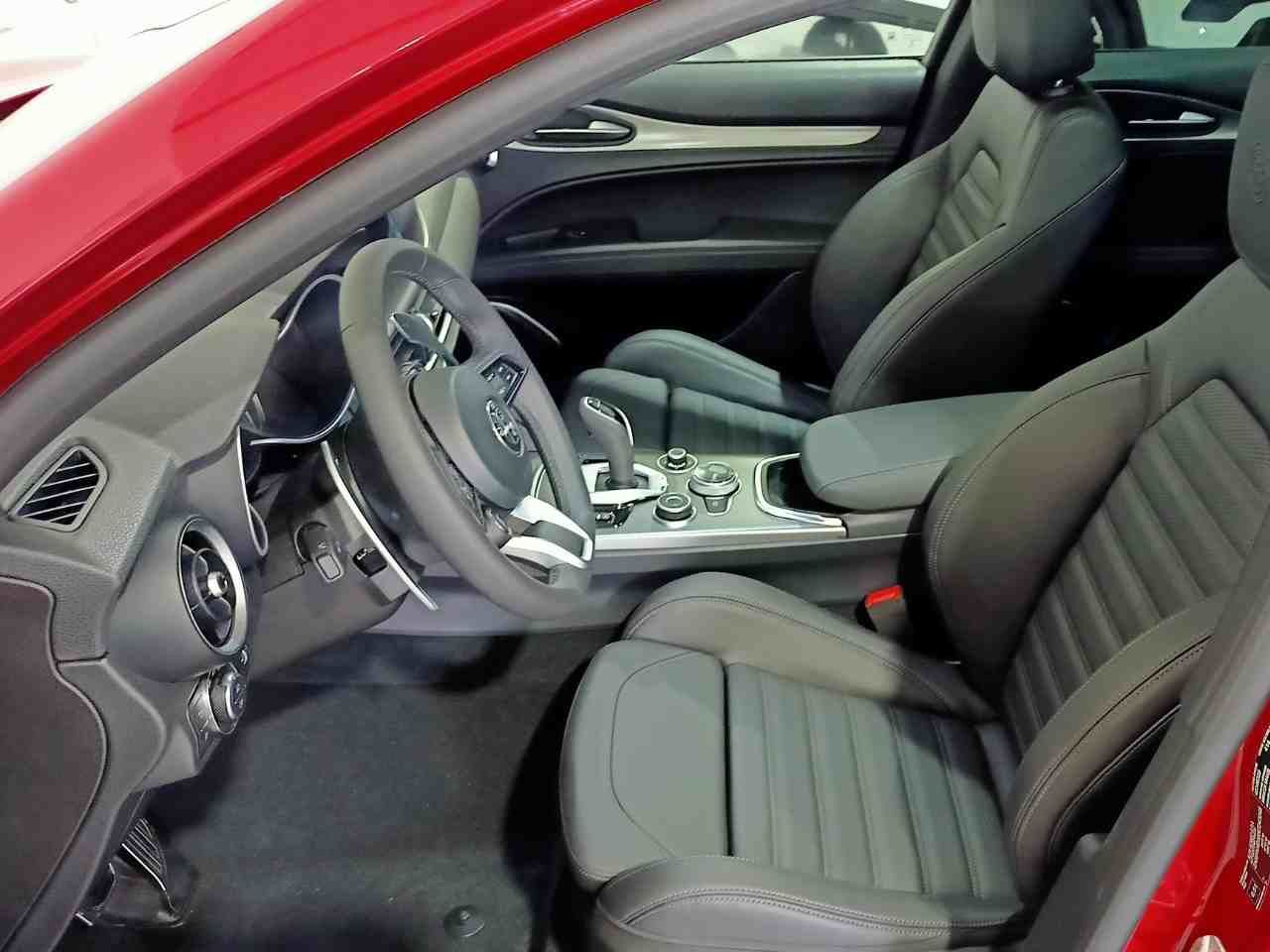 Foto Alfa Romeo Stelvio 13