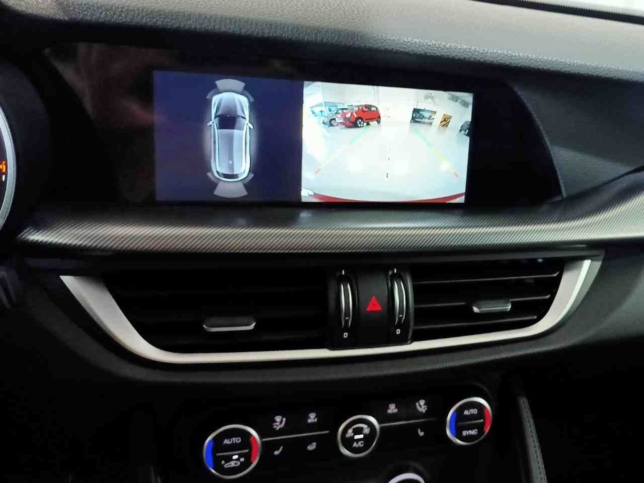 Foto Alfa Romeo Stelvio 18