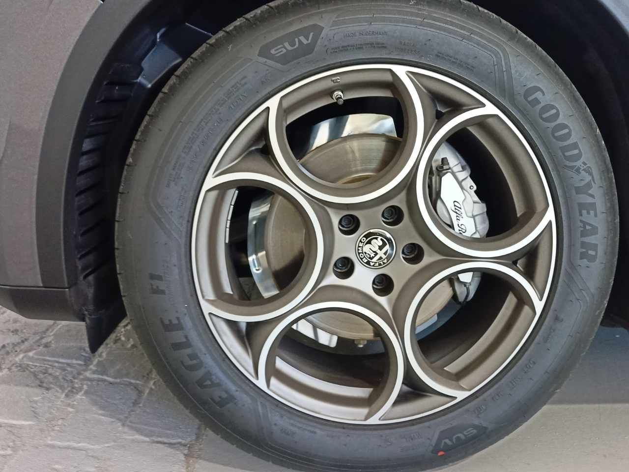 Foto Alfa Romeo Stelvio 8