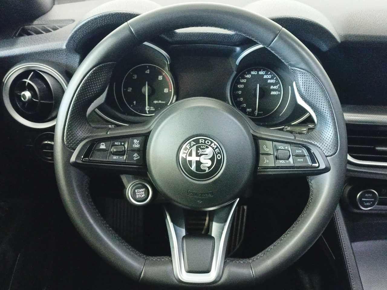 Foto Alfa Romeo Stelvio 12
