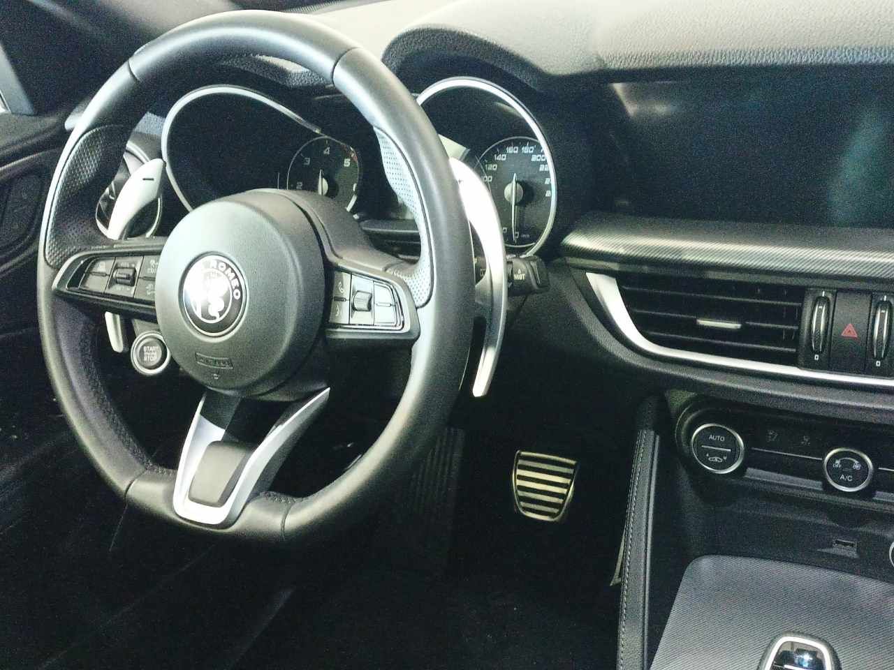 Foto Alfa Romeo Stelvio 17