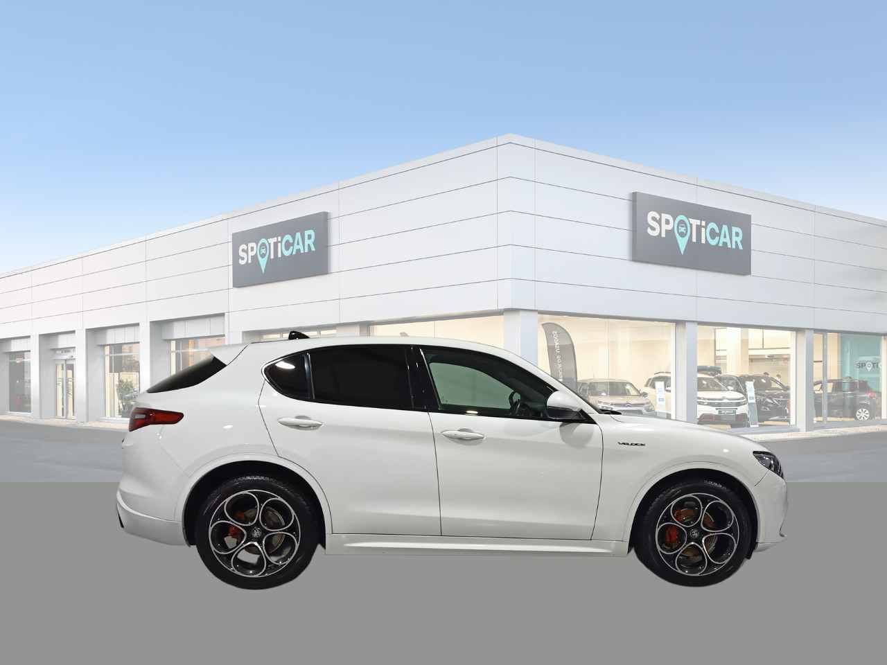 Foto Alfa Romeo Stelvio 4