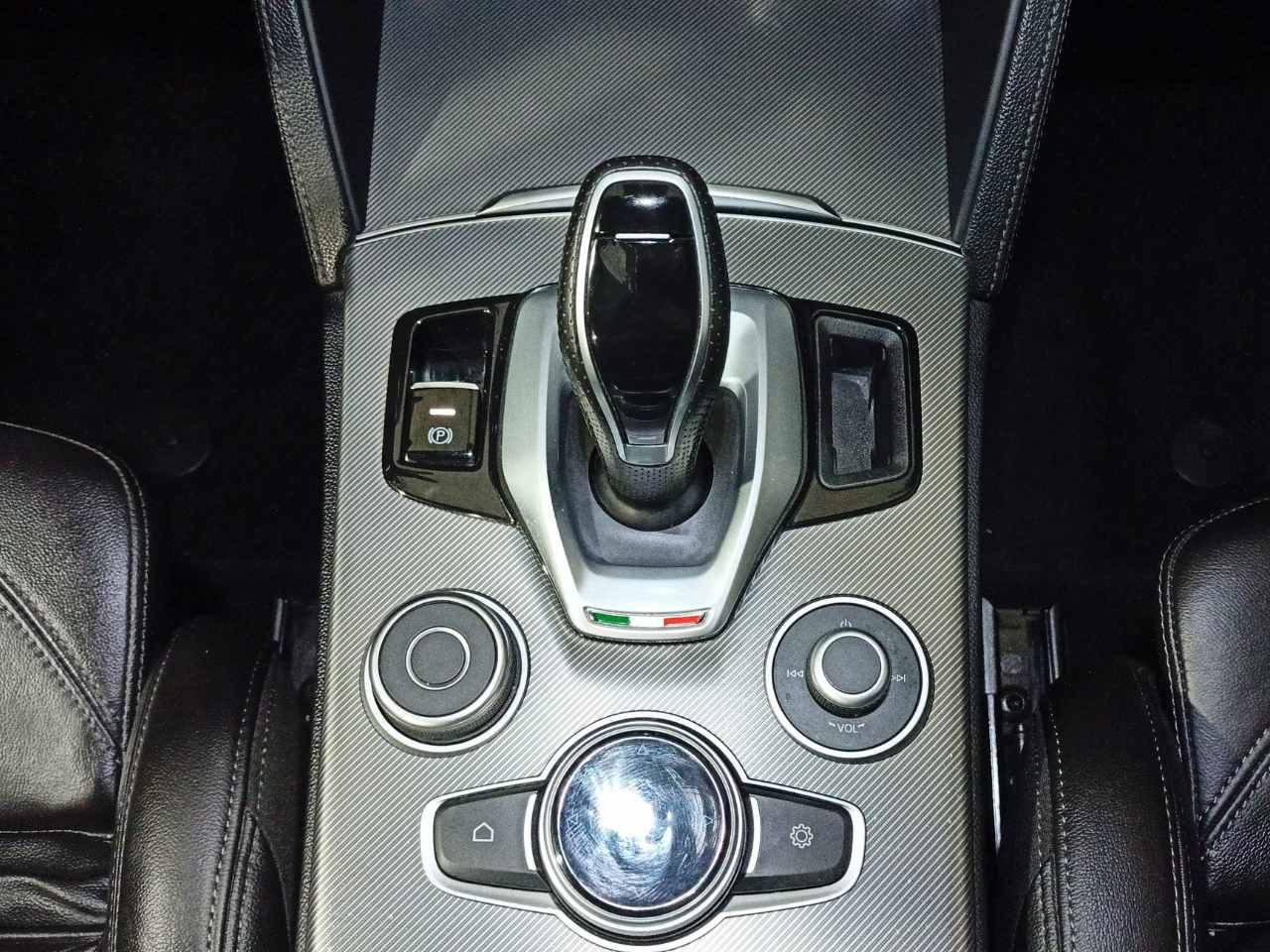 Foto Alfa Romeo Stelvio 13