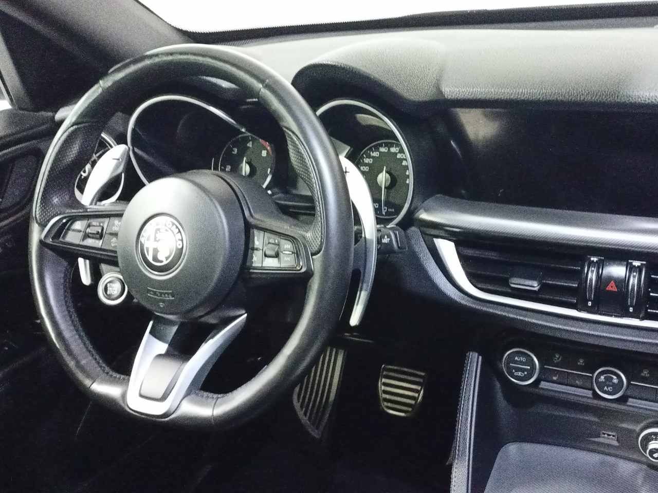 Foto Alfa Romeo Stelvio 16
