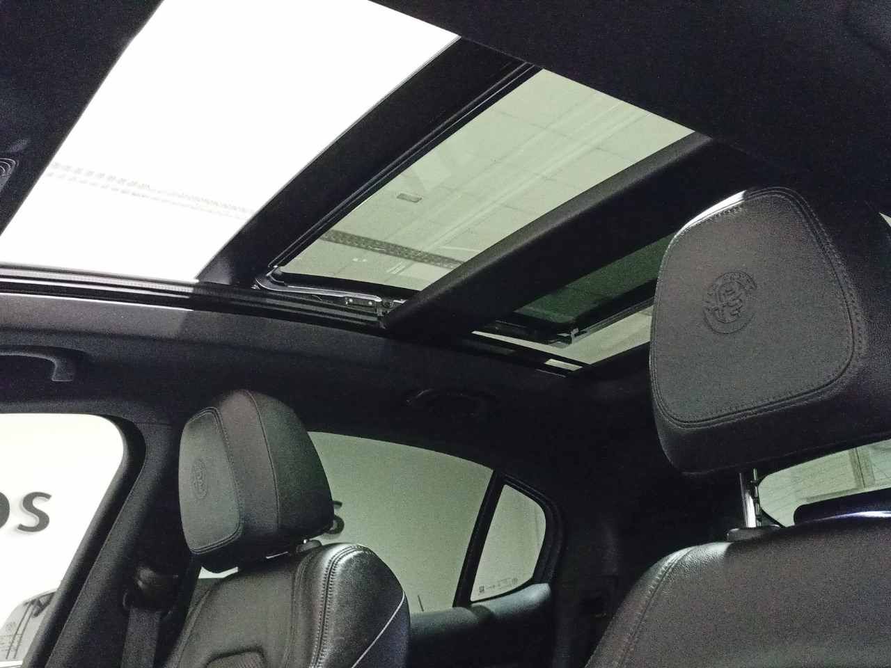 Foto Alfa Romeo Stelvio 18