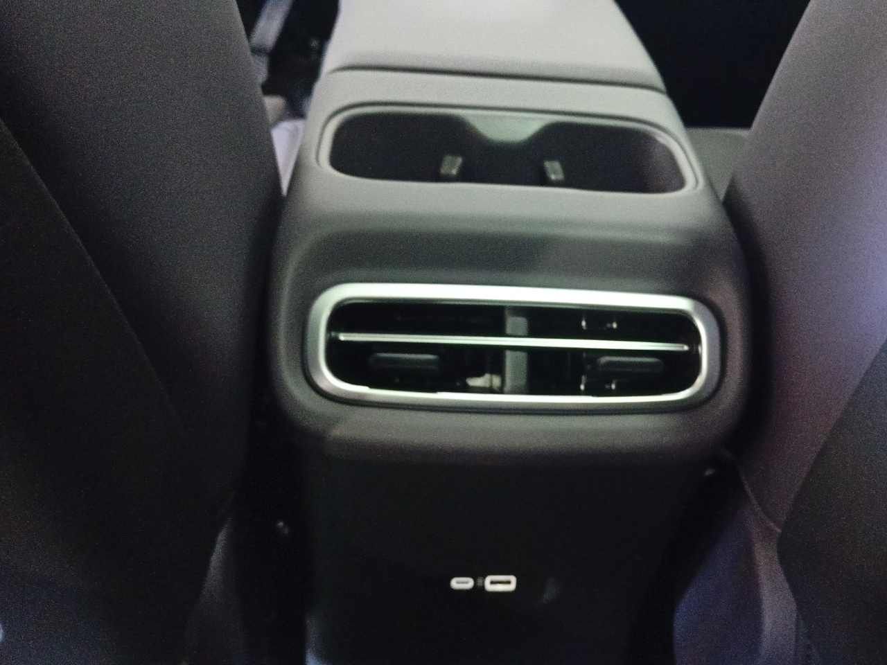 Foto Leapmotor C10 16