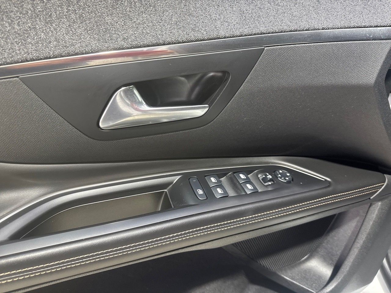 Foto Peugeot 5008 12