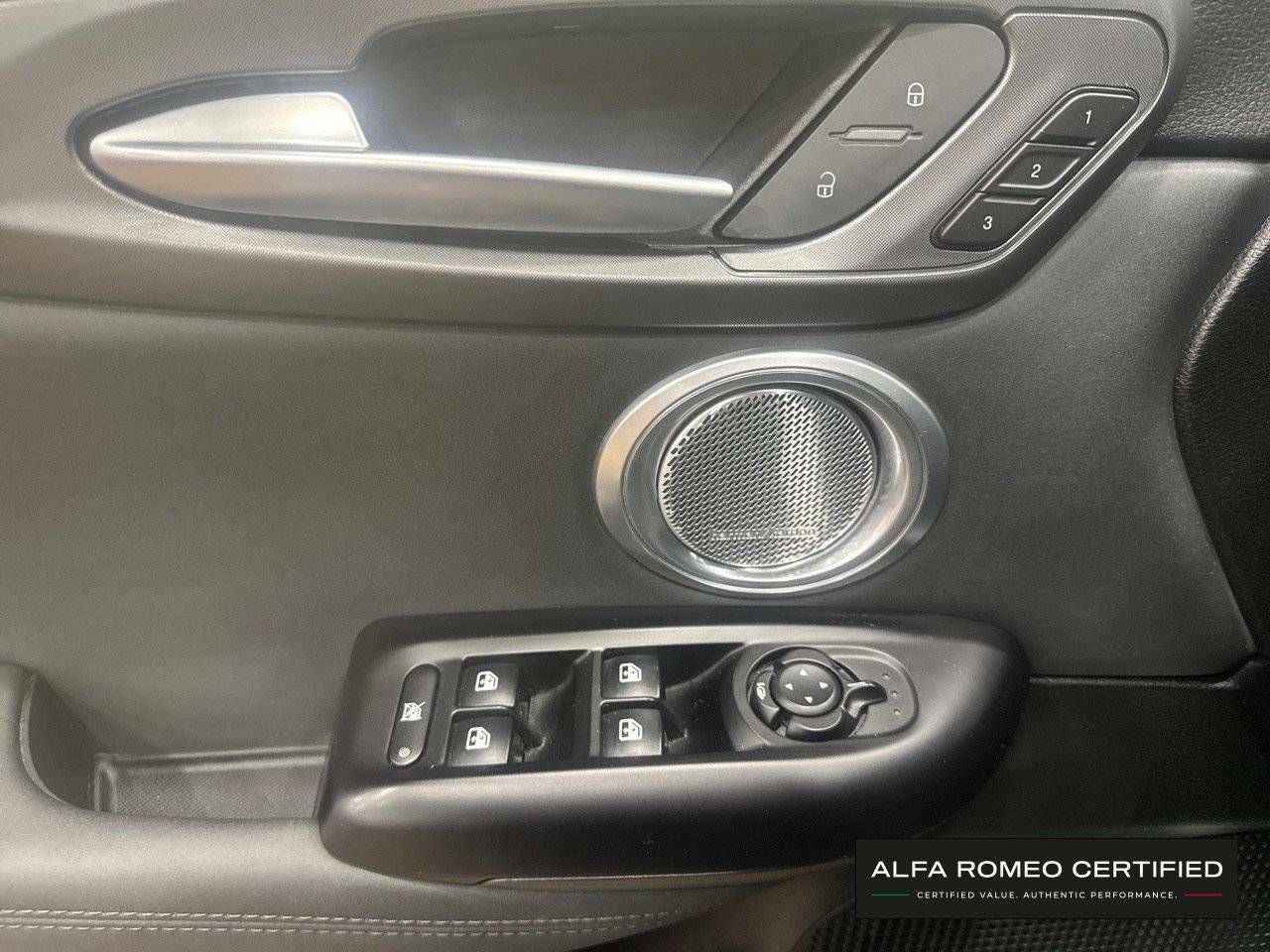 Foto Alfa Romeo Tonale 14