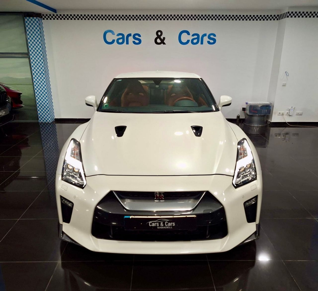 Foto Nissan GT-R 42