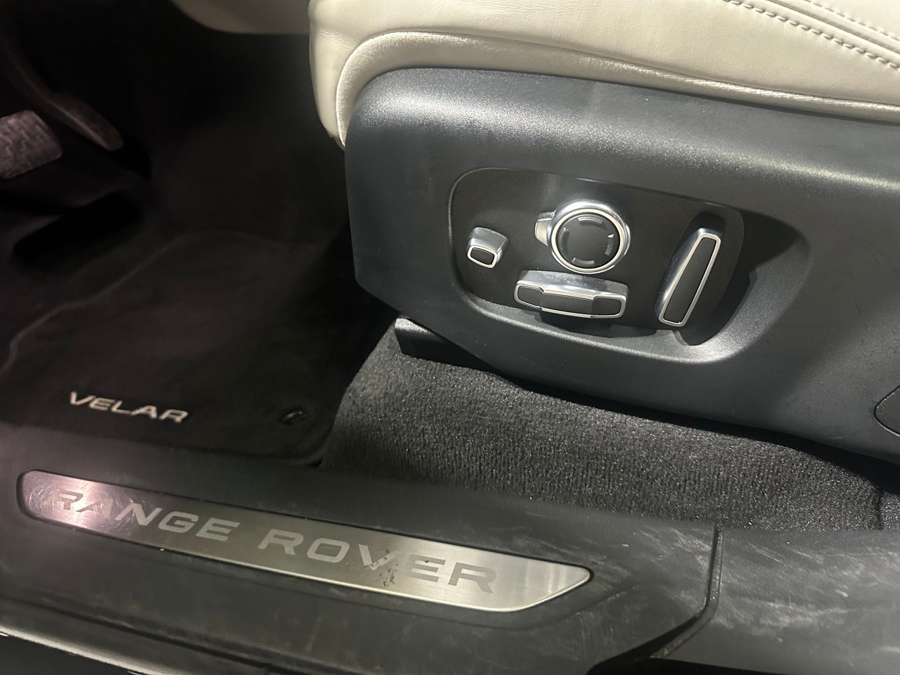 Foto Land-Rover Range Rover Velar 12