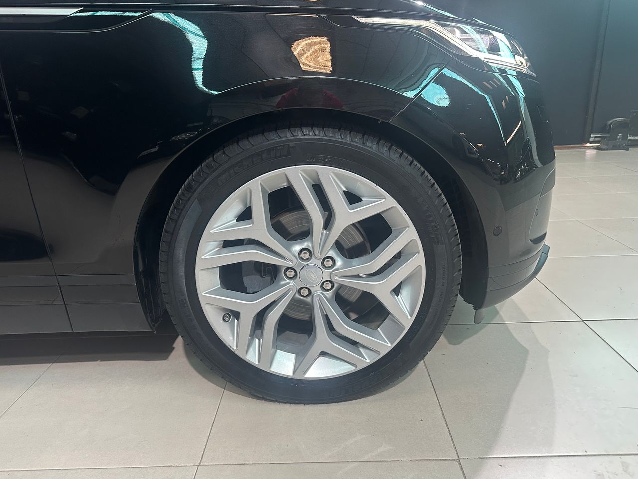 Foto Land-Rover Range Rover Velar 18