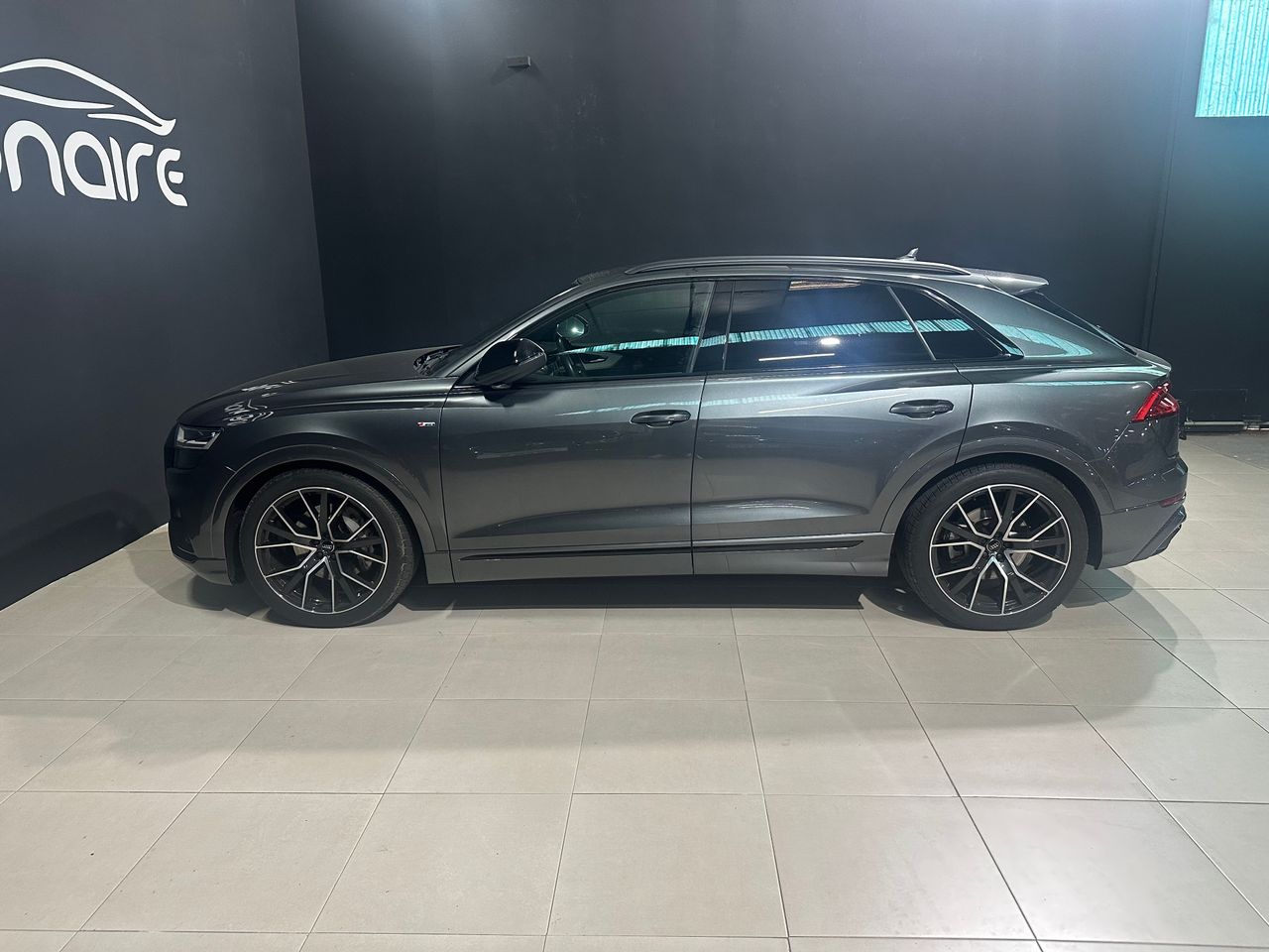 Foto Audi Q8 2