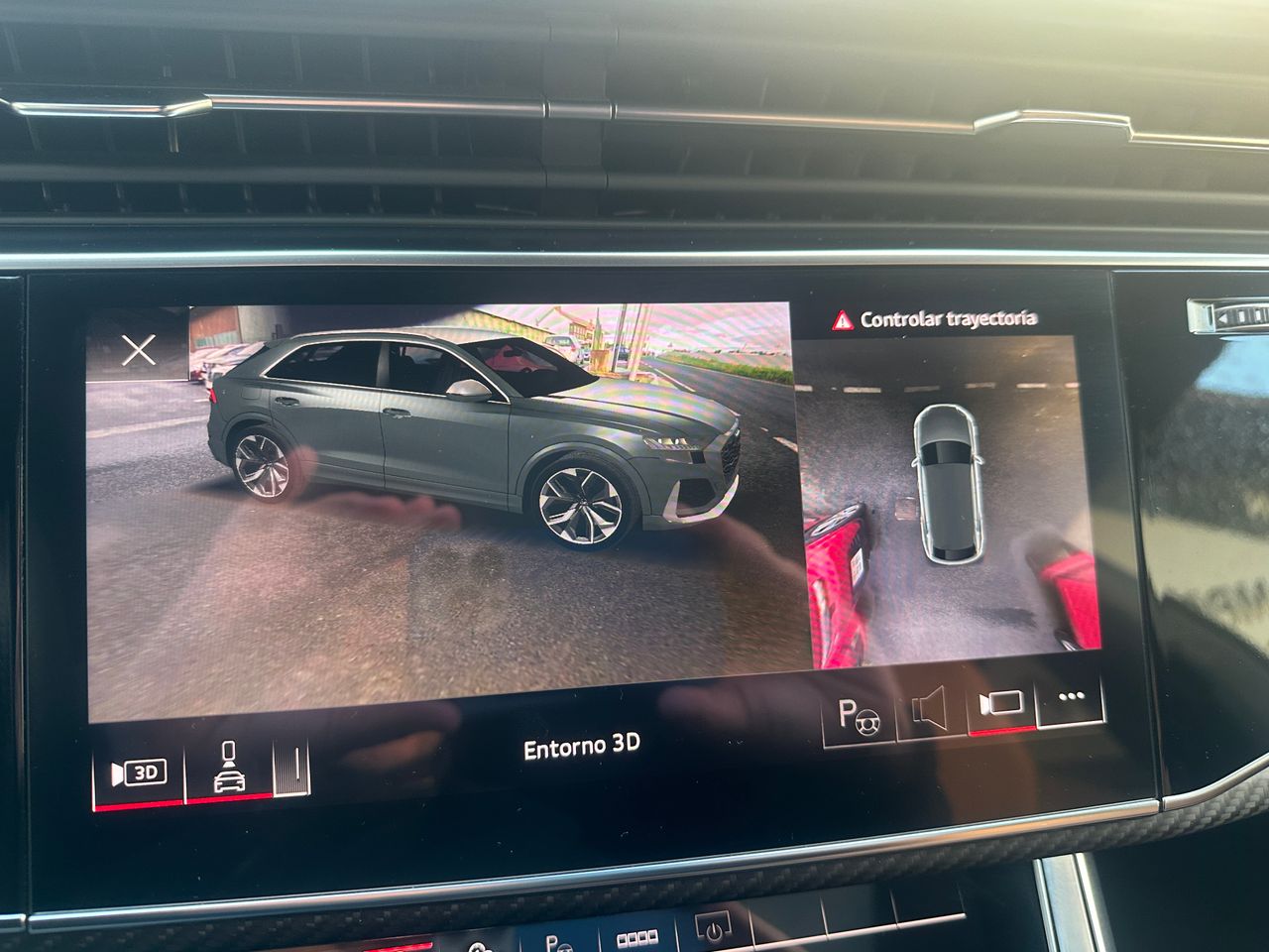 Foto Audi Q8 19